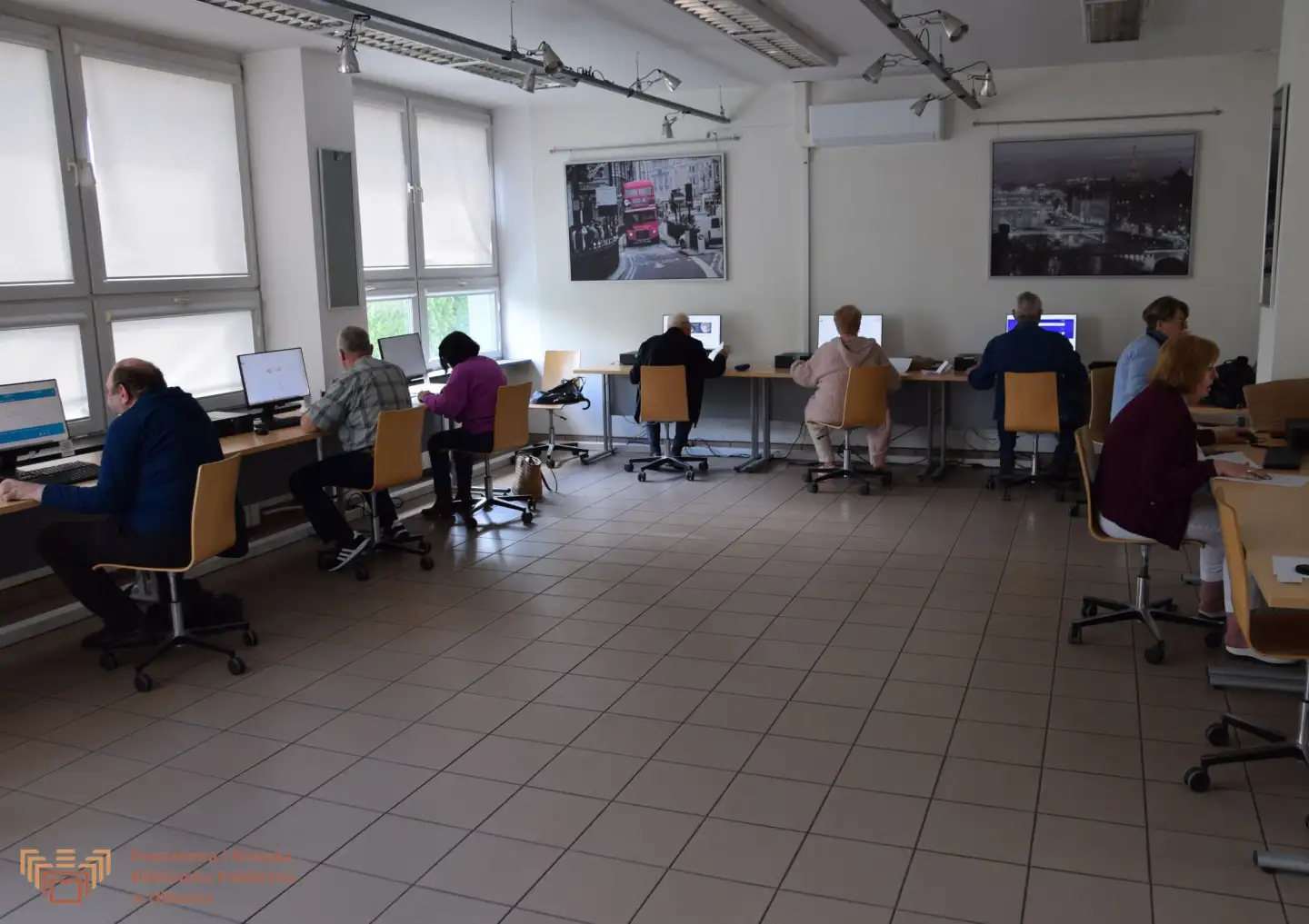 CYFROWY ŚWIAT BEZ TAJEMNIC I ZAGROŻEŃ