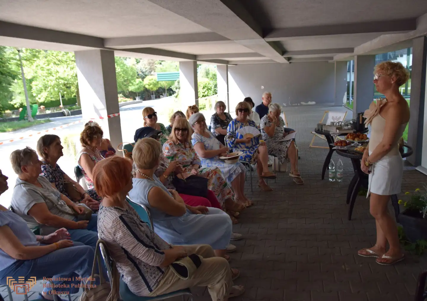 WAKACJE, SŁOŃCE I ROZWAŻANIA O LITERATURZE