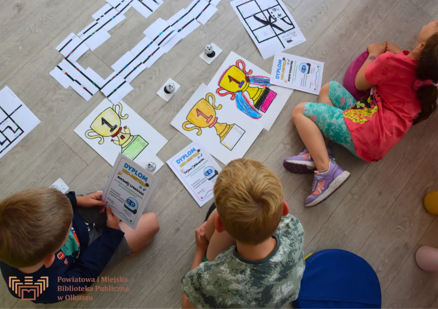 CZERWCOWE ZAJĘCIA Z BIBLIOTEKĄ W KRAIENI (OZ)OBOTÓW